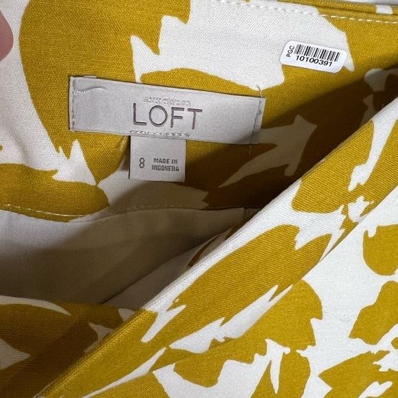 219. LOFT Floral Yellow and White Pencil Skirt Size 8 - Picture 3 of 3